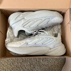 Adidas Ozelia sneaker in an off-white